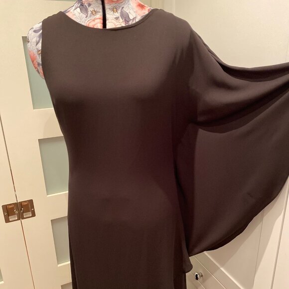 BCBG black evening dress with a single chiffon butterfly sleeve. Size 10 - Picture 3 of 4